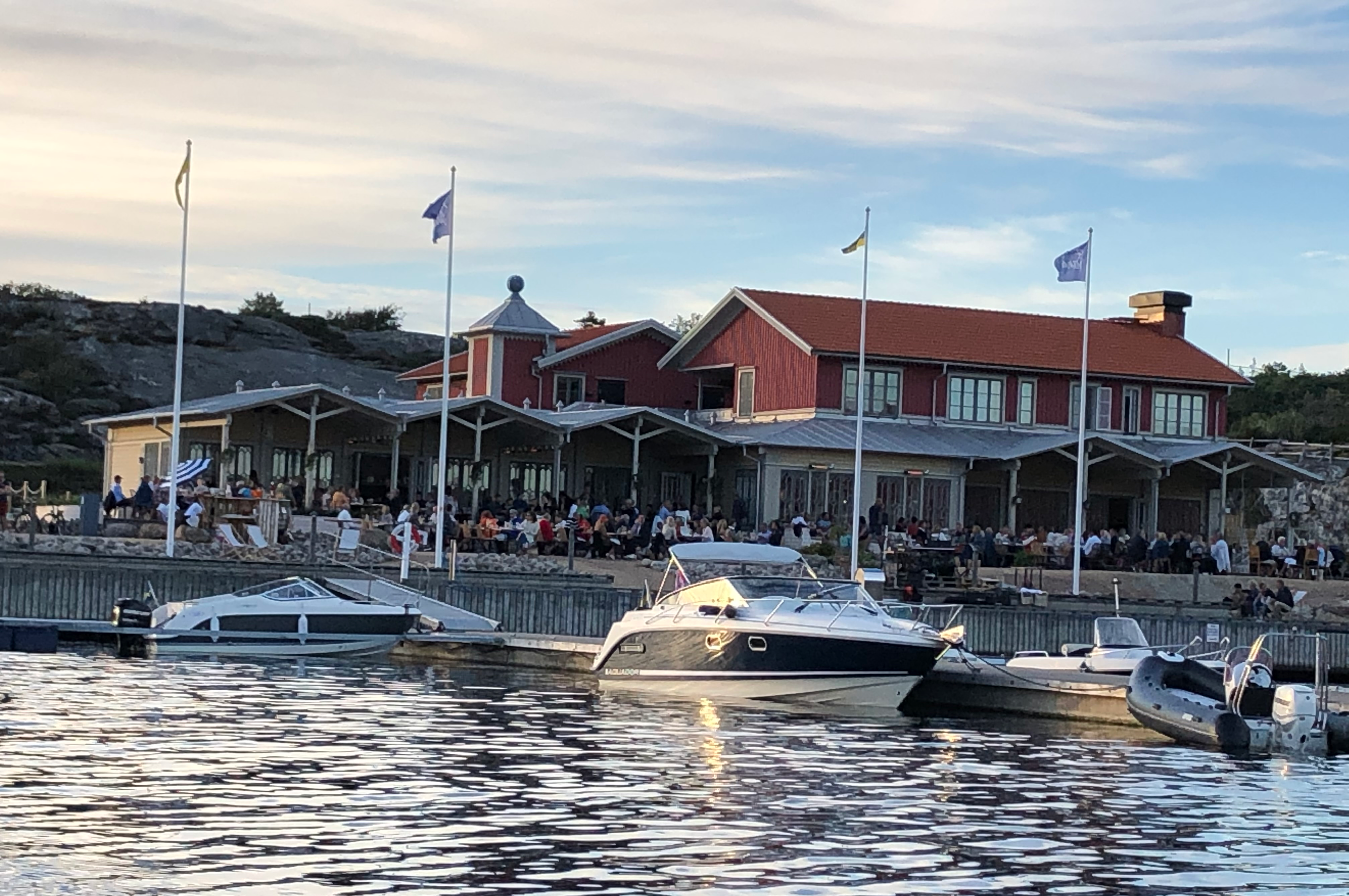 Glad sommar önskar Modul-System.